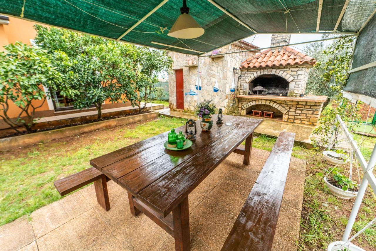 House Silvija Pula Apartment ภายนอก รูปภาพ
